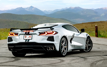 CTX Ceramic Autoglasfolie auf weißem Sportwagen 